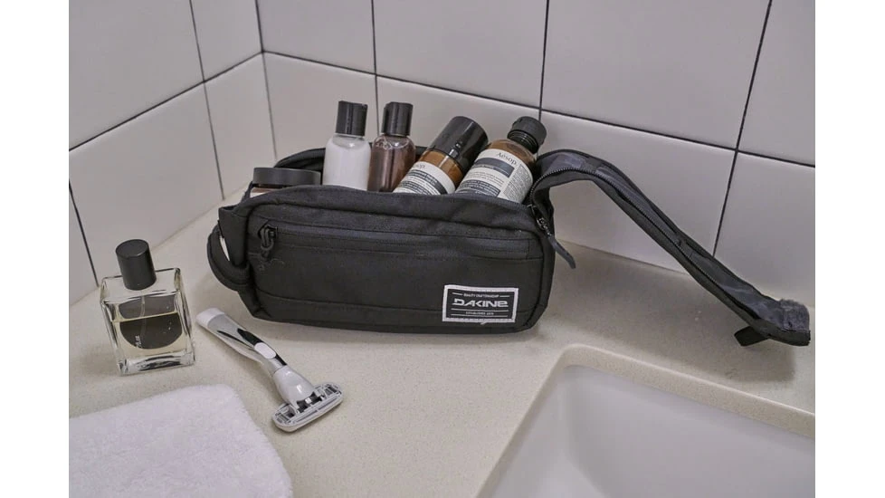 Dakine Groomer Traveling Kit - Image 5