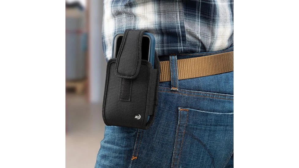 Nite Ize Fits All Vertical Phone Case - Image 7